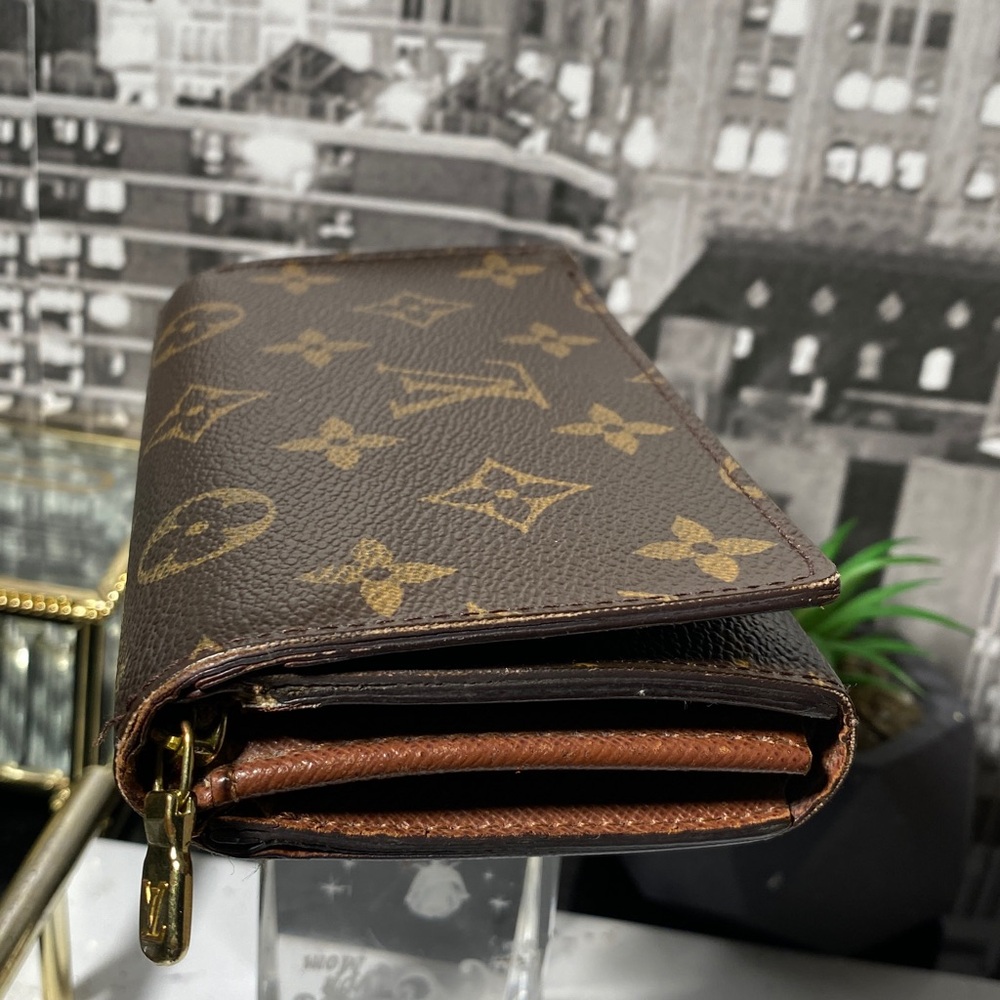 Authentic Louis Vuitton Monogram Bifold Zippy Wallet - Picture 15 of 16
